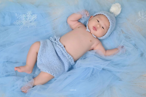 龙口宝宝睡迷糊了才肯吃奶 龙口宝宝睡迷糊了才肯吃奶